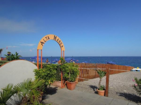 Appartamento In Riva Al Mare con Posto Auto E Disponibilità Bicicletta